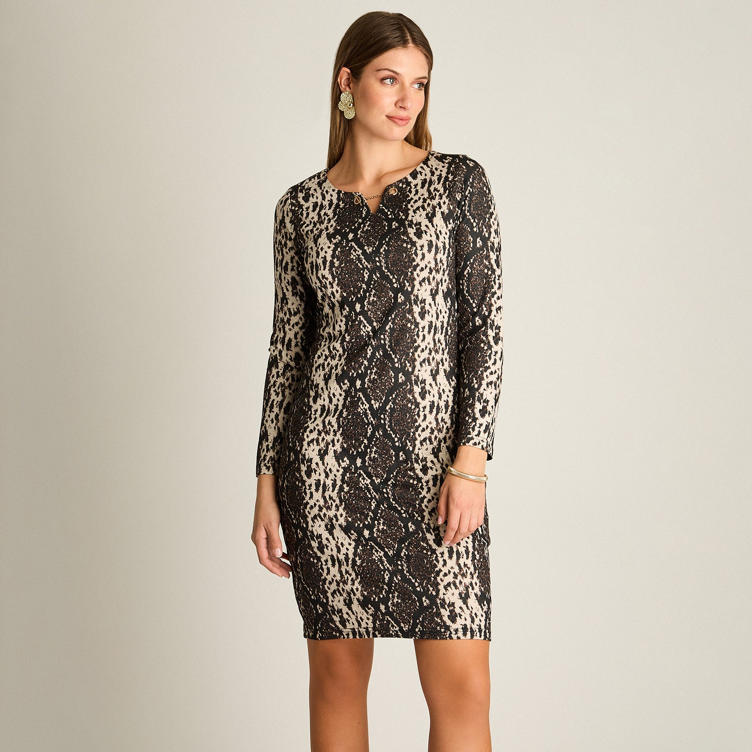 Vestido Midi Cafe Midi Elasticidad Media Sin Forro Calce Normal Tela Camant